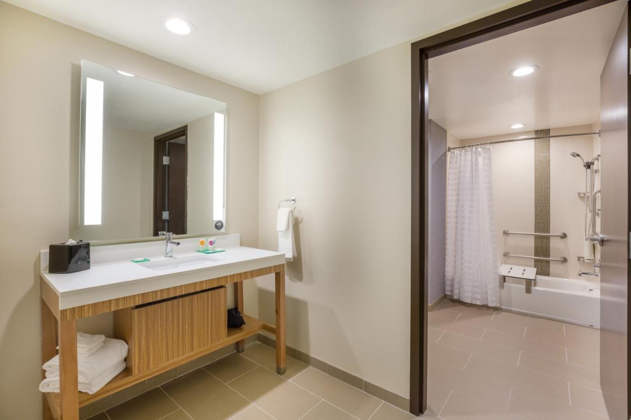 Hyatt Place Hampton Convention Center Ngoại thất bức ảnh