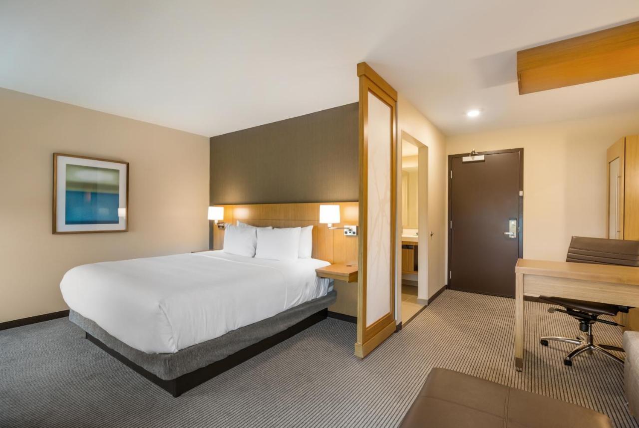 Hyatt Place Hampton Convention Center Ngoại thất bức ảnh